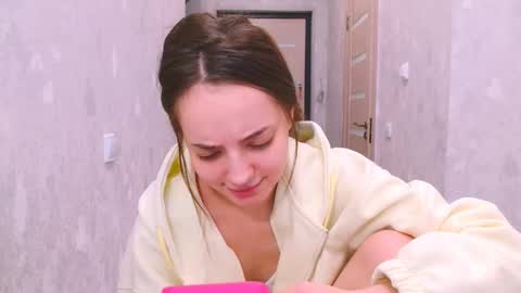 Snapshot of siennamia chatting on 05/15/26, 03:30 Sienna Mia online show from 05/15/26, 03:30