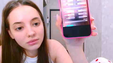 Snapshot of siennamia chatting on 05/16/26, 06:28 Sienna Mia online show from 05/16/26, 06:28