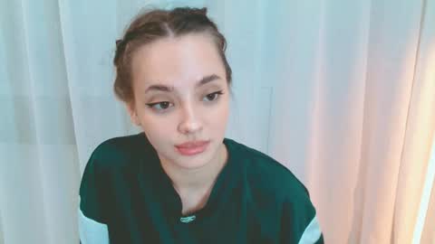 Snapshot of siennamia chatting on 05/27/26, 04:37 Sienna Mia online show from 05/27/26, 04:37