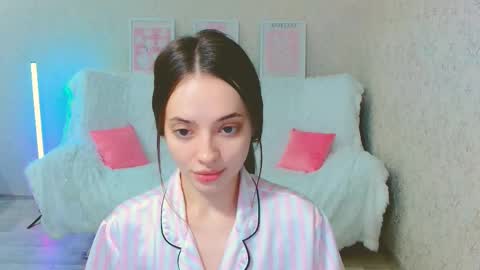 Snapshot of siennamia chatting on 06/04/26, 04:24 Sienna Mia online show from 06/04/26, 04:24
