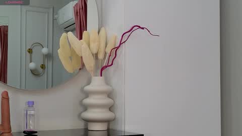 Sienna online show from 10/20/25, 04:13