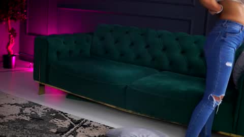 Sienna online show from 09/29/25, 10:31