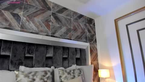    online show from 09/23/25, 11:30