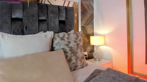    online show from 10/28/25, 12:03