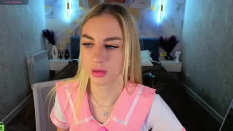Snapshot of silen_tori chatting on 06/09/26, 12:55 Silen online show from 06/09/26, 12:55