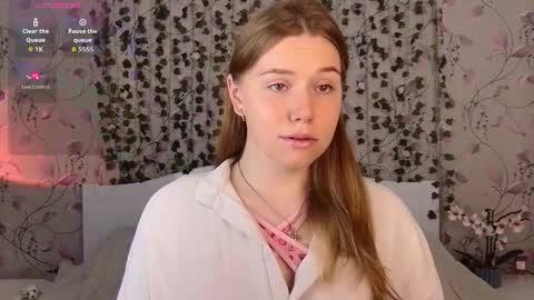 Chloe online show from 10/06/25, 04:54