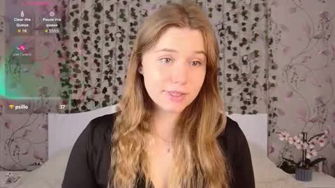 Chloe online show from 10/08/25, 05:16