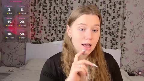 Chloe online show from 10/24/25, 05:04