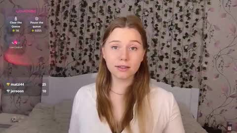 Chloe online show from 10/25/25, 07:27