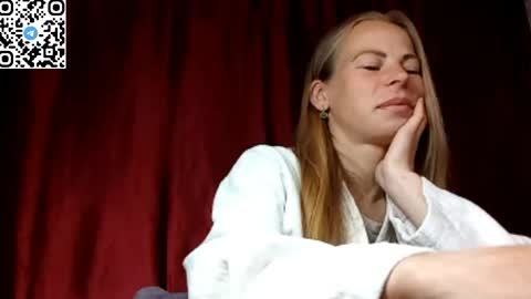 Snapshot of silentpassion567 chatting on 05/13/26, 08:49 JULIANA online show from 05/13/26, 08:49