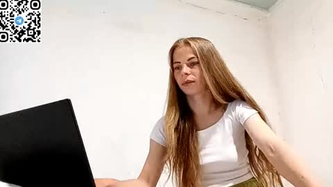 Snapshot of silentpassion567 chatting on 06/01/26, 08:32 JULIANA online show from 06/01/26, 08:32