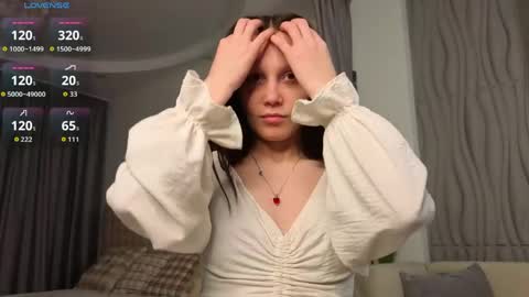 Snapshot of silk_riddle chatting on 04/17/26, 03:59 Sofia online show from 04/17/26, 03:59