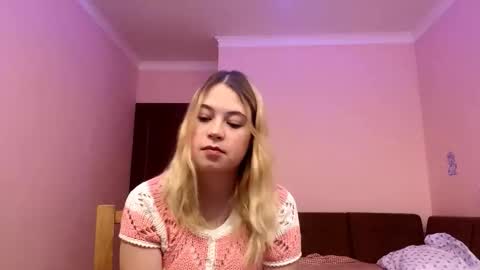 Jolie online show from 10/28/25, 04:31