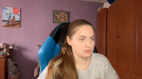 Snapshot of silksinner_ chatting on 03/30/26, 07:31 Erica online show from 03/30/26, 07:31