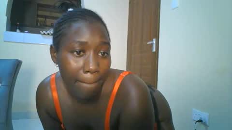 Snapshot of silky_aura chatting on 05/20/26, 08:26 Memoo online show from 05/20/26, 08:26