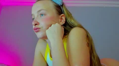 Mila online show from 09/24/25, 08:50