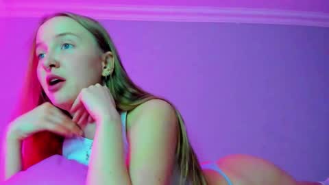 Mila online show from 12/04/25, 07:39