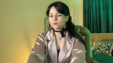 Snapshot of silky_shadow chatting on 06/05/26, 02:51 Julia online show from 06/05/26, 02:51