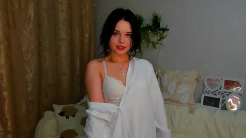 Snapshot of silkyaura chatting on 09/22/25, 02:02 silkyaura online show from 09/22/25, 02:02