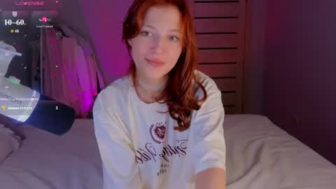 Snapshot of silly___woman chatting on 06/26/26, 08:35 silly___woman online show from 06/26/26, 08:35