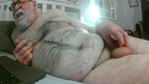 Snapshot of sillyoldman45221063 chatting on 04/08/26, 12:43 sillyoldman45221063 online show from 04/08/26, 12:43