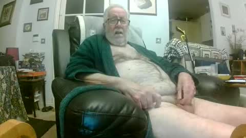 Snapshot of sillyoldman45221063 chatting on 04/22/26, 09:38 sillyoldman45221063 online show from 04/22/26, 09:38