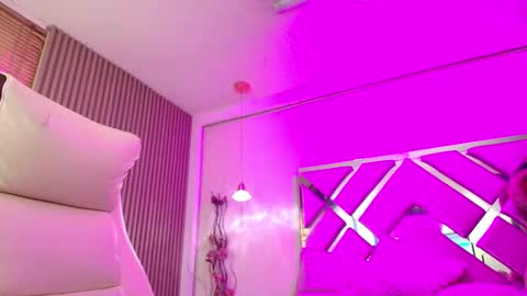 Snapshot of silvana_monroe chatting on 11/13/25, 01:54 SIlvana online show from 11/13/25, 01:54