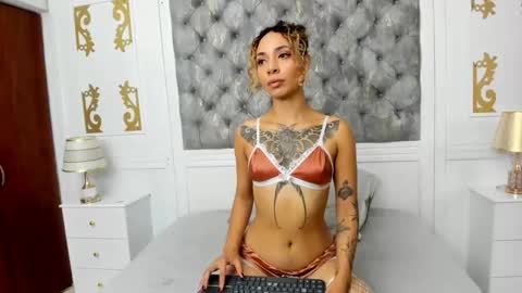 Snapshot of silvanaowenn chatting on 05/20/26, 11:27 Silvana online show from 05/20/26, 11:27