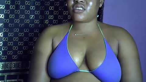 Snapshot of silver_baby06 chatting on 10/15/25, 12:11 silver baby06 online show from 10/15/25, 12:11