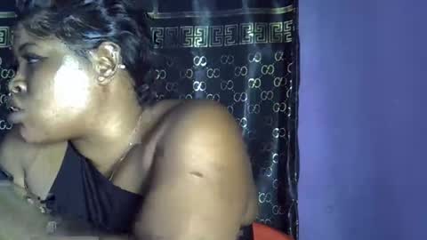 Snapshot of silver_baby06 chatting on 10/24/25, 07:21 silver baby06 online show from 10/24/25, 07:21