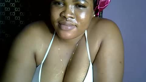 Snapshot of silver_baby06 chatting on 10/26/25, 12:55 silver baby06 online show from 10/26/25, 12:55