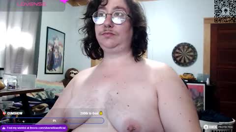 Snapshot of silver_willow chatting on 10/19/25, 04:40 Willow online show from 10/19/25, 04:40