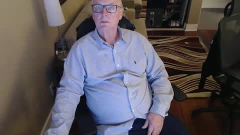 Snapshot of silverfoxmps chatting on 02/15/25, 04:14 silverfox online show from 02/15/25, 04:14