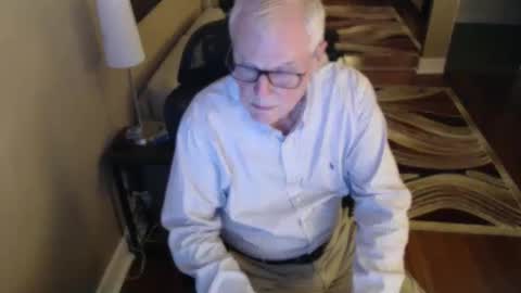 Snapshot of silverfoxmps chatting on 12/04/25, 03:27 silverfox online show from 12/04/25, 03:27