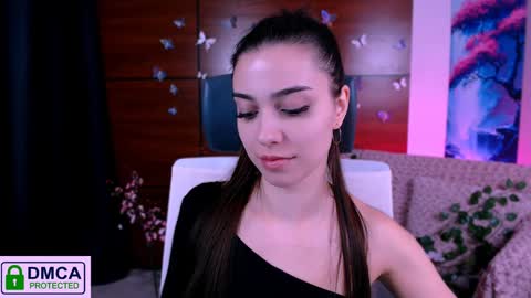 Snapshot of silvia_queen1 chatting on 12/01/24, 11:47 Silvia nude in pvt  online show from 12/01/24, 11:47