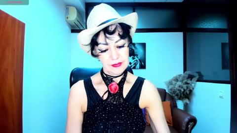 Silvia Wallec online show from 01/26/25, 06:28