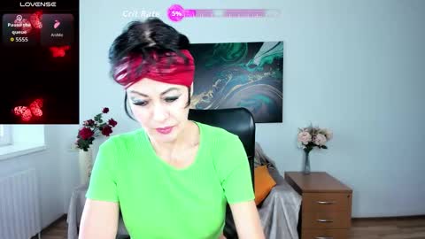 Snapshot of silvia_wallec chatting on 11/12/25, 11:54 Silvia Wallec online show from 11/12/25, 11:54