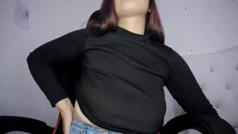 Snapshot of silviarichie_jade chatting on 09/29/25, 02:00 silvia online show from 09/29/25, 02:00