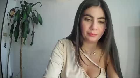 Silvie online show from 03/10/25, 10:02