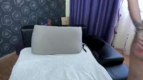 Silvya online show from 09/21/25, 08:27