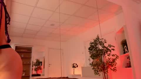 Snapshot of sima_wendy chatting on 10/18/25, 06:37 Wendy help me get get 69 likes  online show from 10/18/25, 06:37