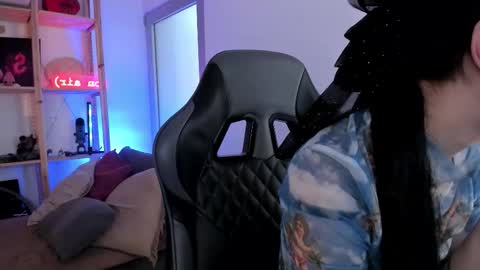 Snapshot of sima_wendy chatting on 11/03/25, 07:20 Wendy help me get get 69 likes  online show from 11/03/25, 07:20