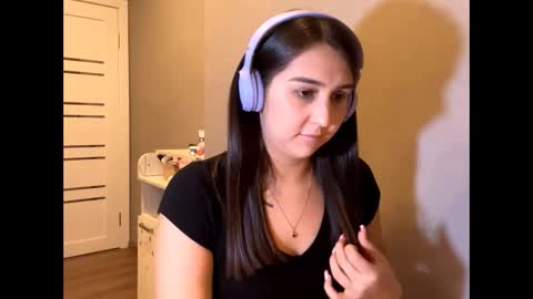 Snapshot of simapickford chatting on 10/24/25, 10:33 Rose online show from 10/24/25, 10:33