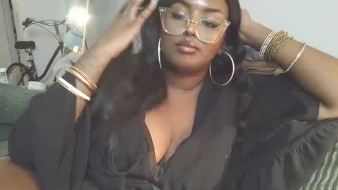 Snapshot of siminfox chatting on 09/21/25, 04:58 Simin Fox online show from 09/21/25, 04:58