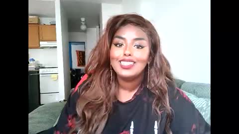 Snapshot of siminfox chatting on 10/02/25, 08:27 Simin Fox online show from 10/02/25, 08:27