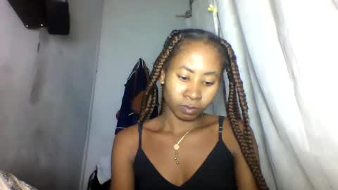Snapshot of simirna98 chatting on 06/05/26, 01:06 simirna98 online show from 06/05/26, 01:06