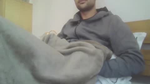 Snapshot of simml98 chatting on 12/15/24, 10:28 Sam online show from 12/15/24, 10:28