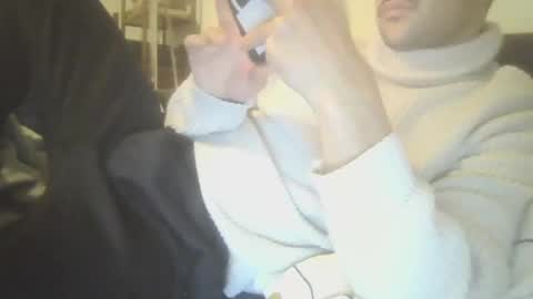 Snapshot of simml98 chatting on 12/16/24, 10:03 Sam online show from 12/16/24, 10:03