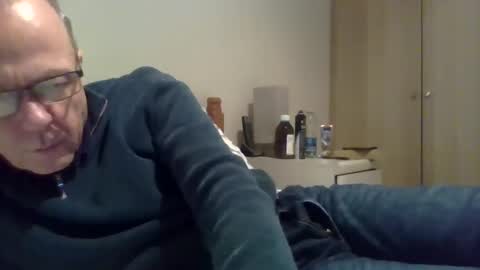 simon56691 online show from 12/19/24, 06:45