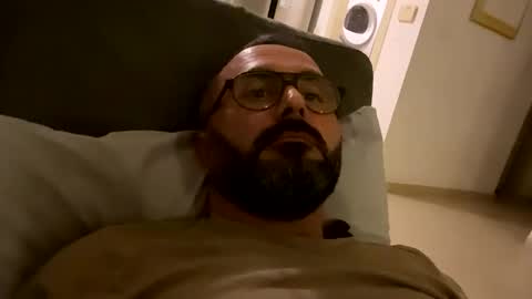 Snapshot of simon_bb chatting on 09/13/25, 08:41 Si online show from 09/13/25, 08:41